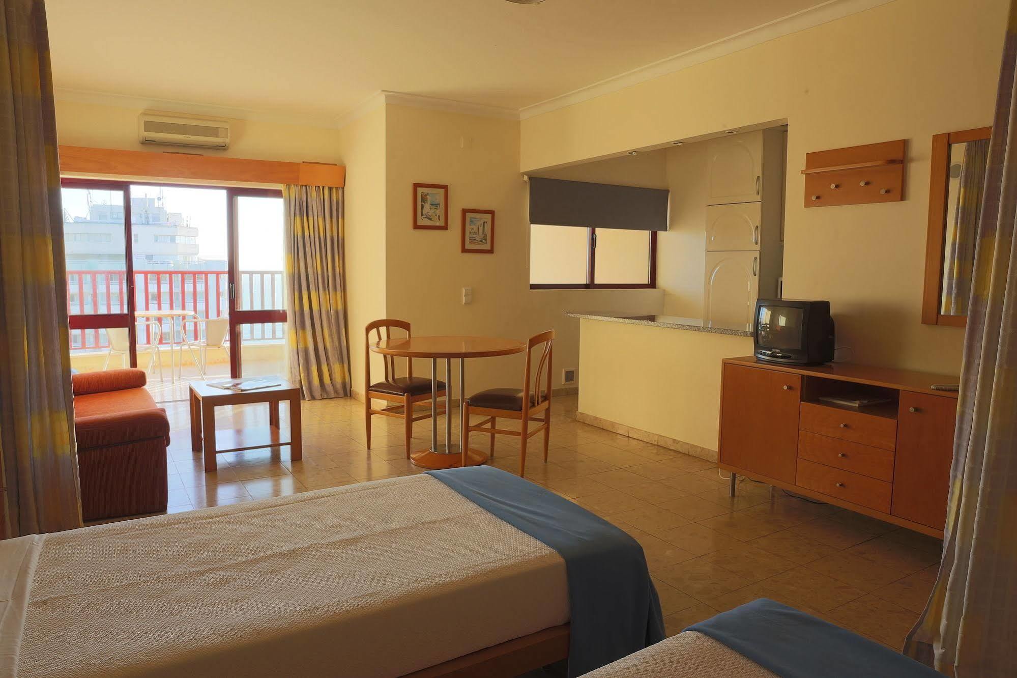 Clube Praia Mar Apartamentos Turisticos Praia da Rocha Bagian luar foto