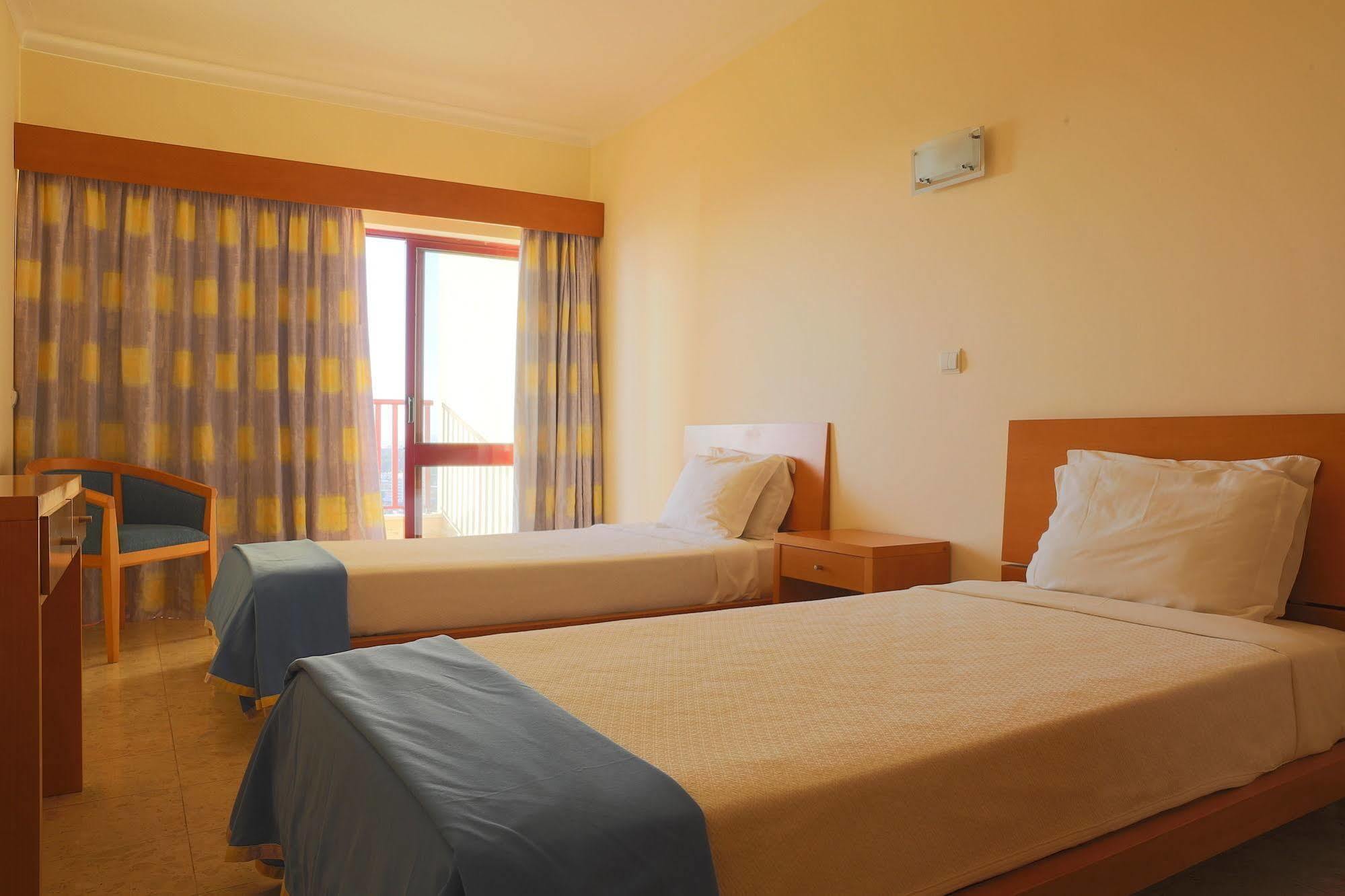 Clube Praia Mar Apartamentos Turisticos Praia da Rocha Bagian luar foto