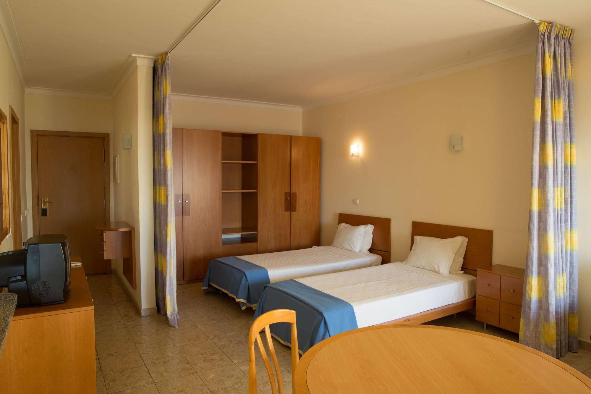 Clube Praia Mar Apartamentos Turisticos Praia da Rocha Bagian luar foto